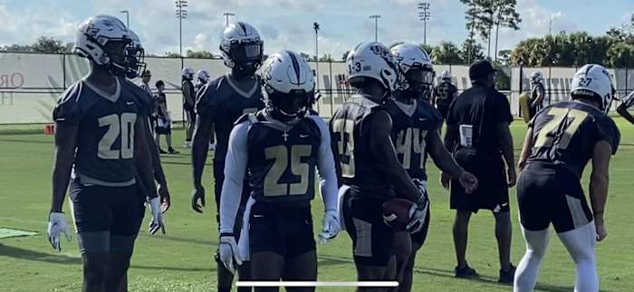 Anthony Williams (#20) and Johnny Richardson (#25)